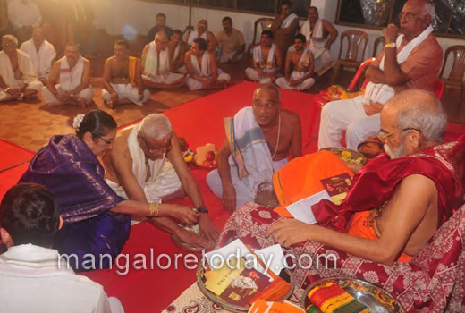 Gokarna Mutt Swamiji reached Mangalore 1